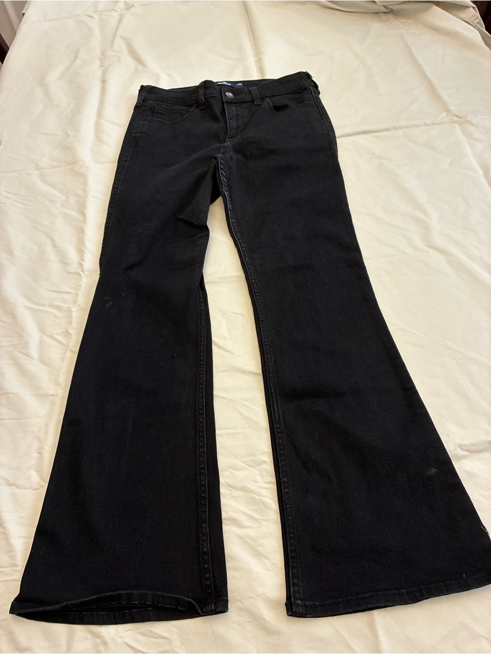 Hollister Mid-Rise Bootcut Jeans - Black Soft Stretch (Size 6S / W28S)